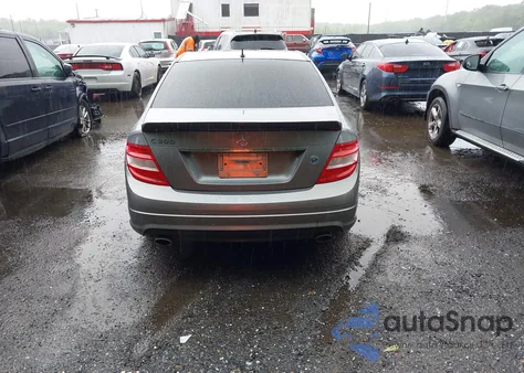 2008 Mercedes-Benz C 300 из США, поврежденный, VIN WDDGF54X48F189512